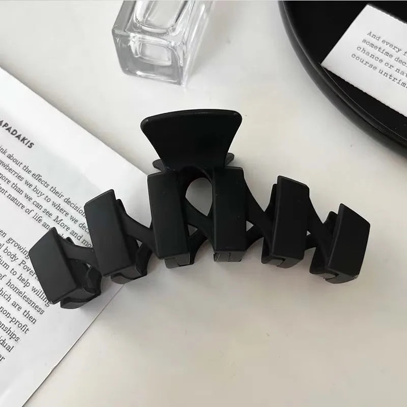 Black Geometric Plastic Hair Claw