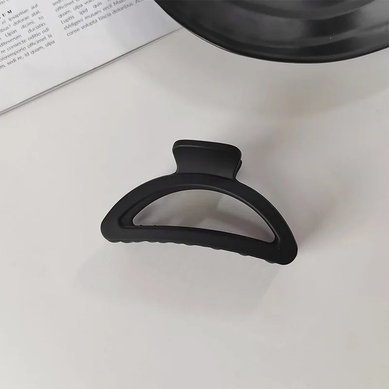 Black Geometric Plastic Hair Claw